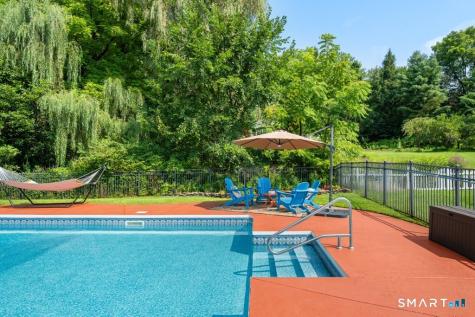28 Oak Grove Road Brookfield CT 06804