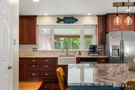 28 Oak Grove Road Brookfield CT 06804