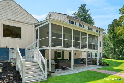 28 Oak Grove Road Brookfield CT 06804