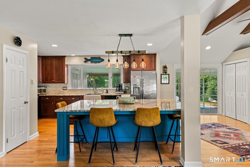 28 Oak Grove Road Brookfield CT 06804