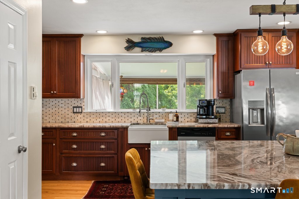 28 Oak Grove Road Brookfield CT 06804