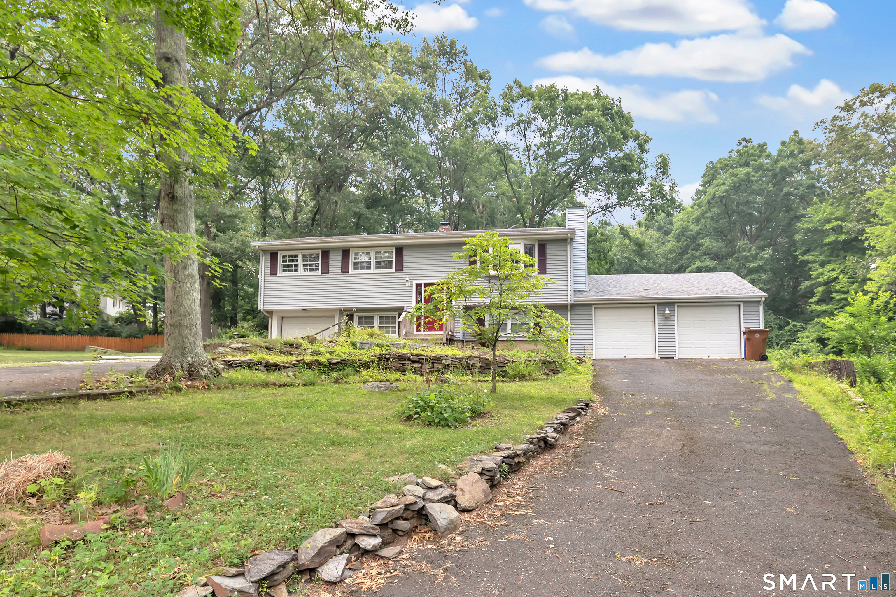 Shelton CT, 19 Meadowlark Drive