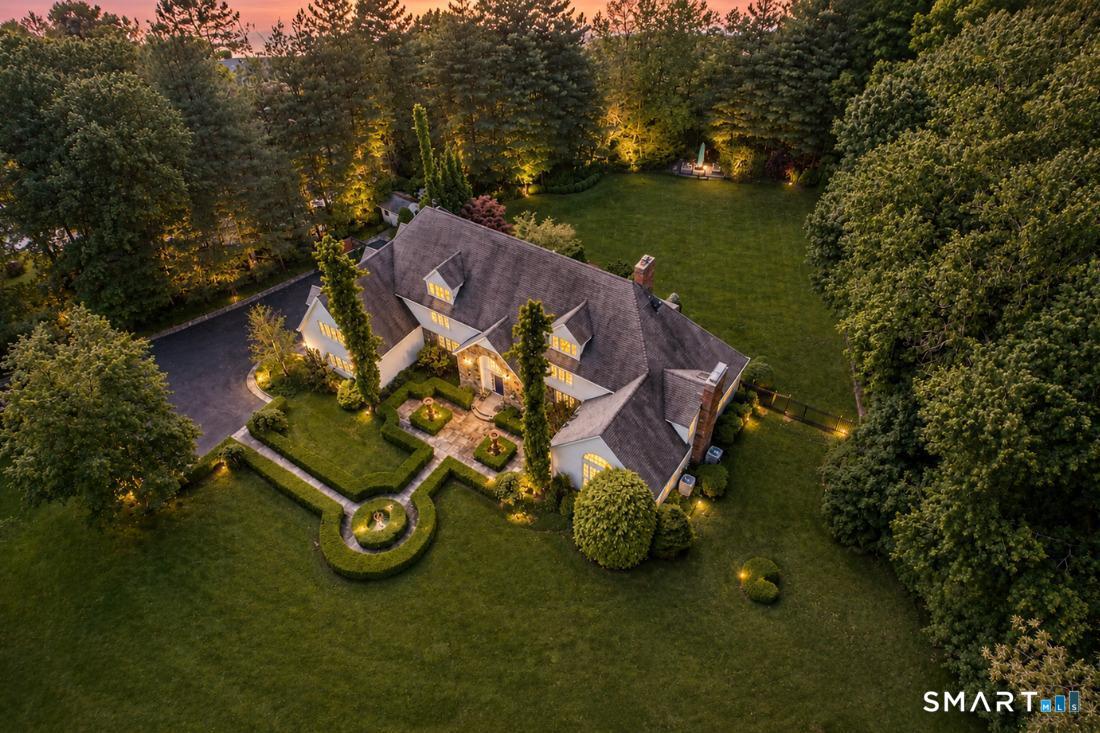 221 Farmstead Hill Road Fairfield CT 06824