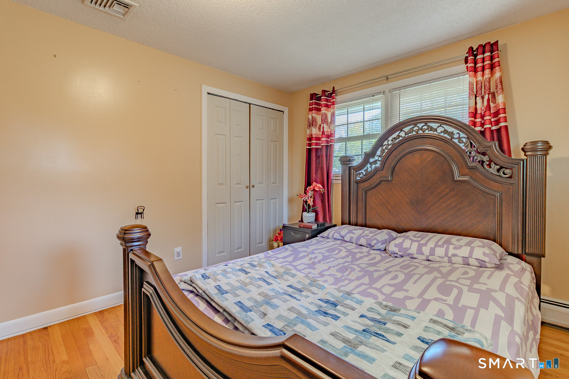 128 Jeffrey Lane Newington CT 06111