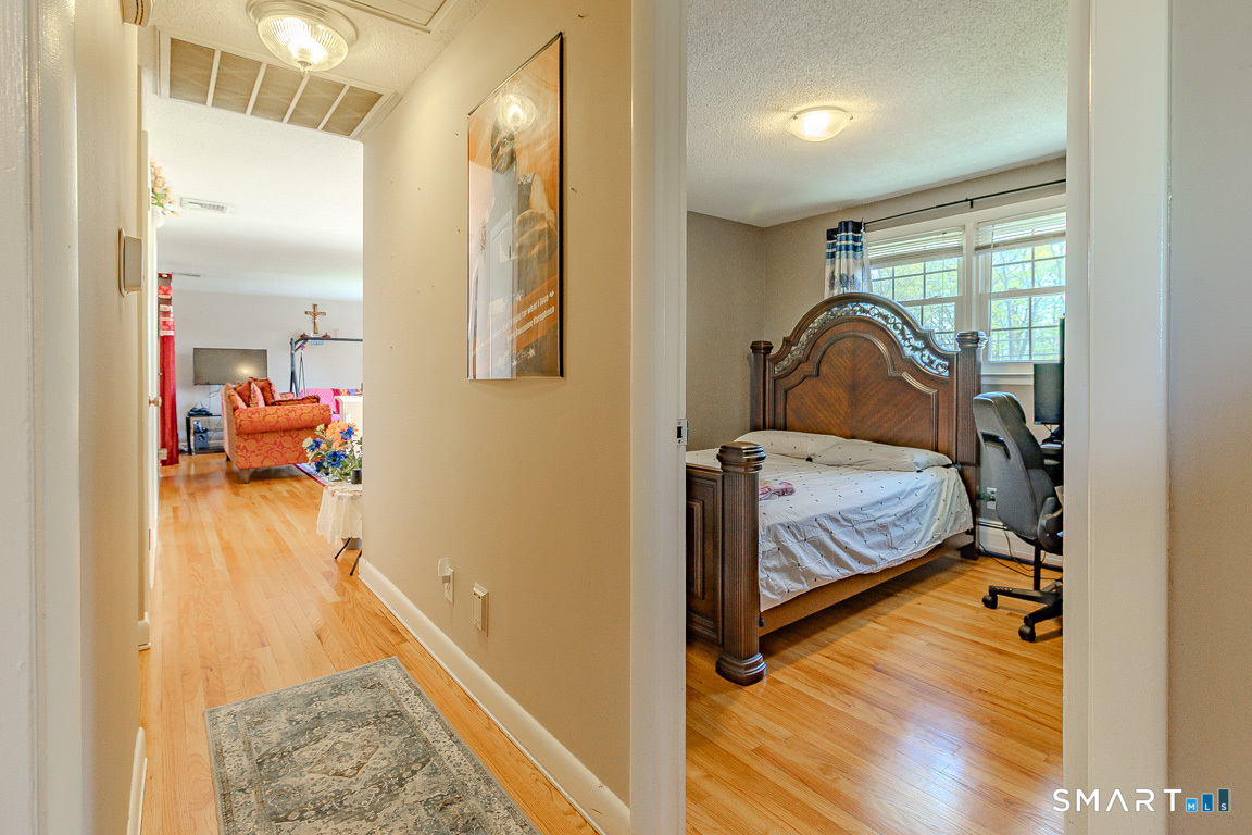 128 Jeffrey Lane Newington CT 06111