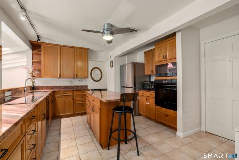 21 Hampton Lane New Canaan CT 06840