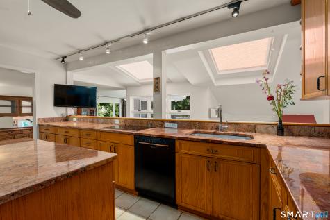 21 Hampton Lane New Canaan CT 06840