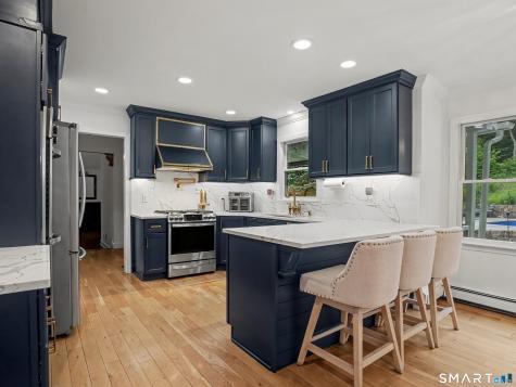 9 Fox Hollow Lane Newtown CT 06482