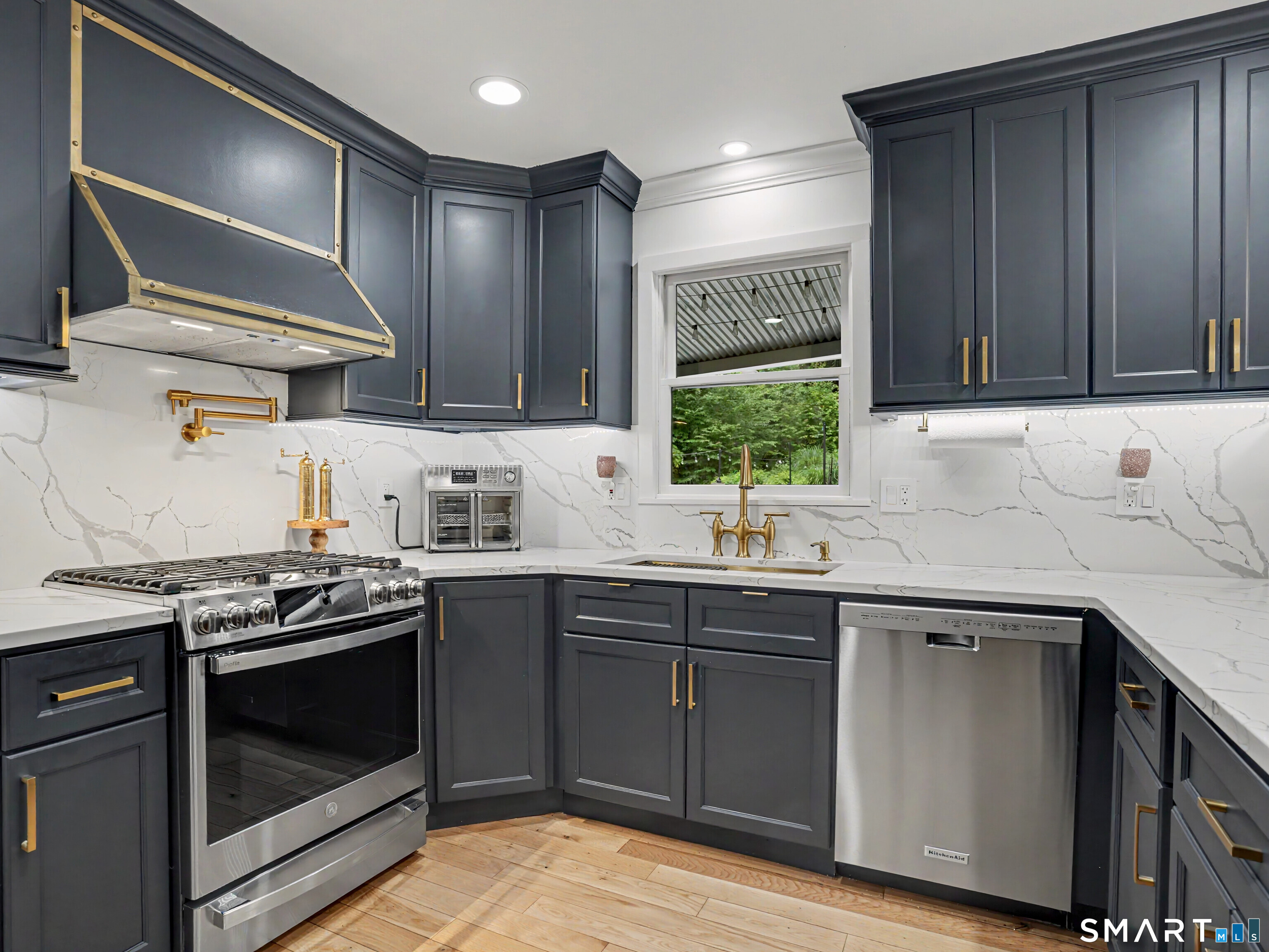 9 Fox Hollow Lane Newtown CT 06482