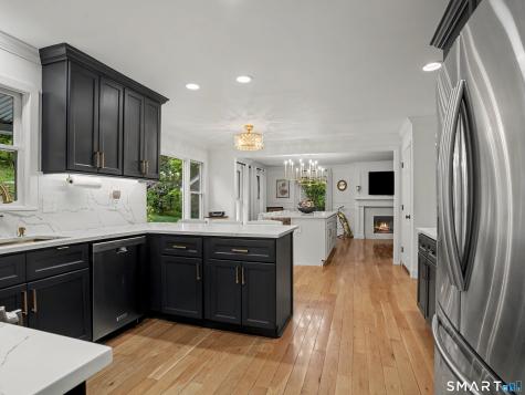 9 Fox Hollow Lane Newtown CT 06482