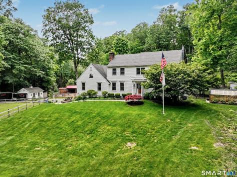 9 Fox Hollow Lane Newtown CT 06482