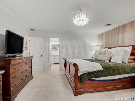9 Fox Hollow Lane Newtown CT 06482