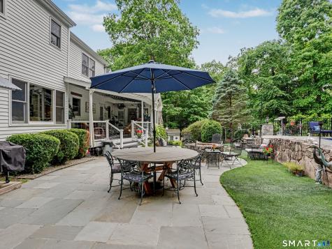 9 Fox Hollow Lane Newtown CT 06482