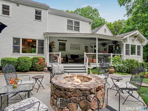 9 Fox Hollow Lane Newtown CT 06482