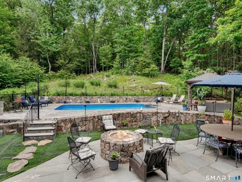 9 Fox Hollow Lane Newtown CT 06482