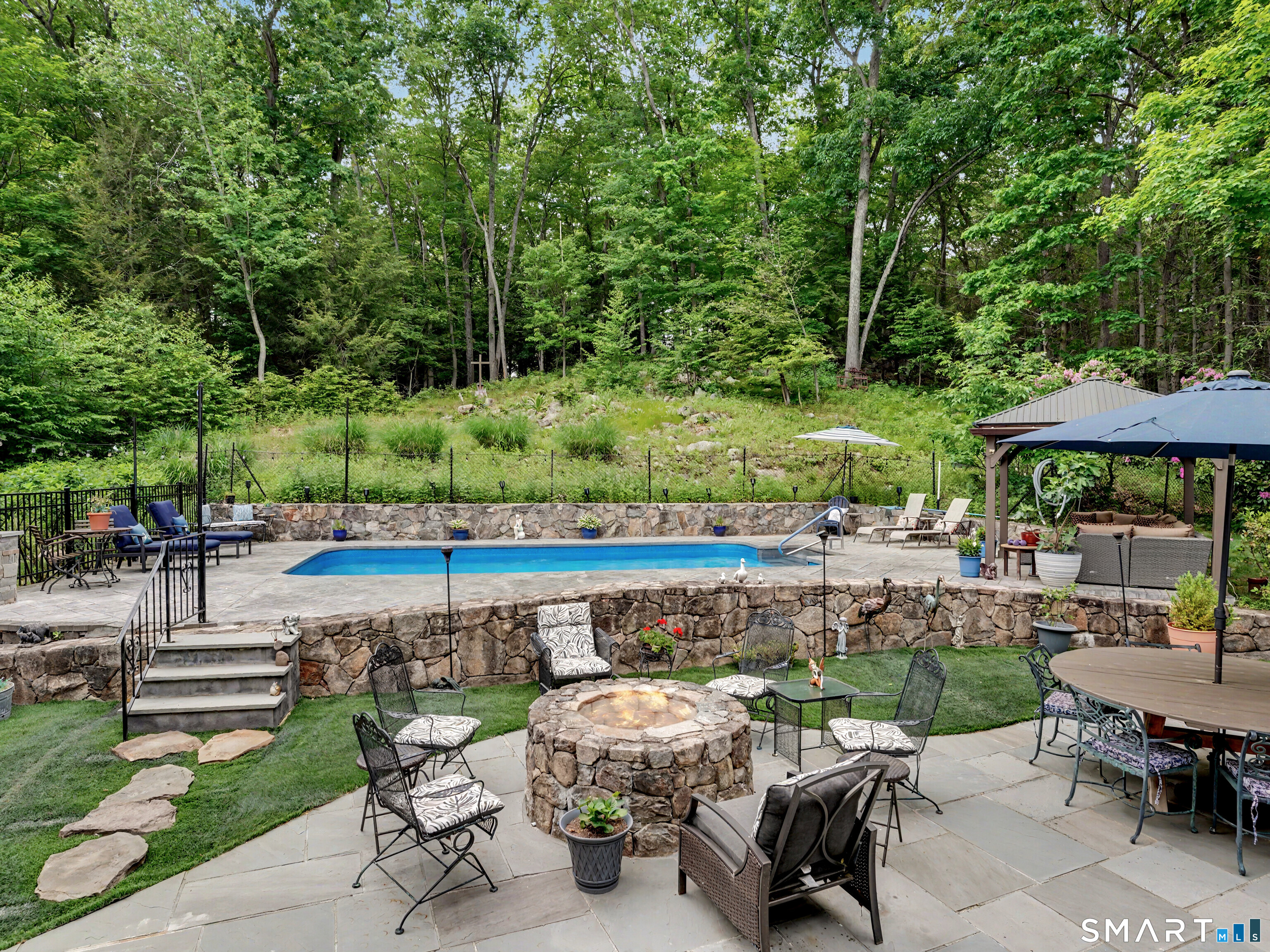 9 Fox Hollow Lane Newtown CT 06482