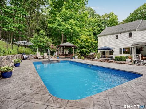 9 Fox Hollow Lane Newtown CT 06482