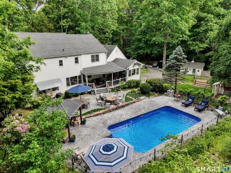 9 Fox Hollow Lane Newtown CT 06482