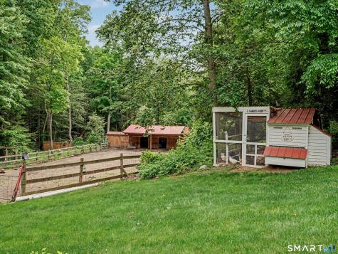 9 Fox Hollow Lane Newtown CT 06482