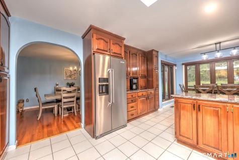 2262 Ridge Road North Haven CT 06473