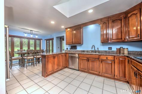 2262 Ridge Road North Haven CT 06473