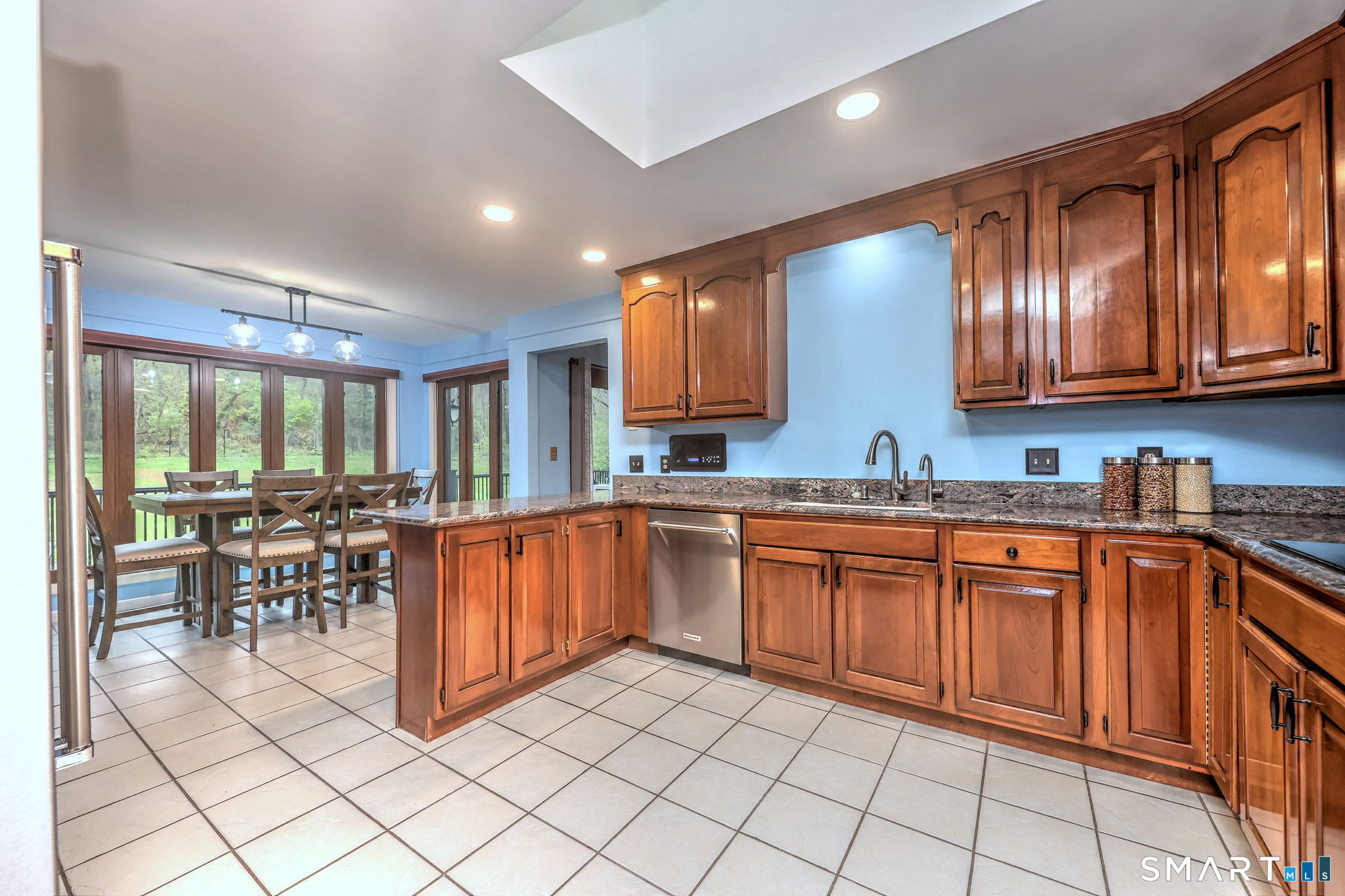 2262 Ridge Road North Haven CT 06473