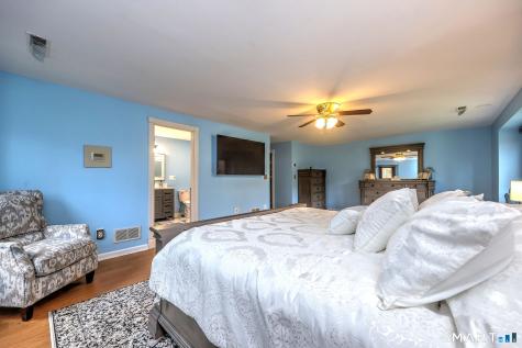 2262 Ridge Road North Haven CT 06473