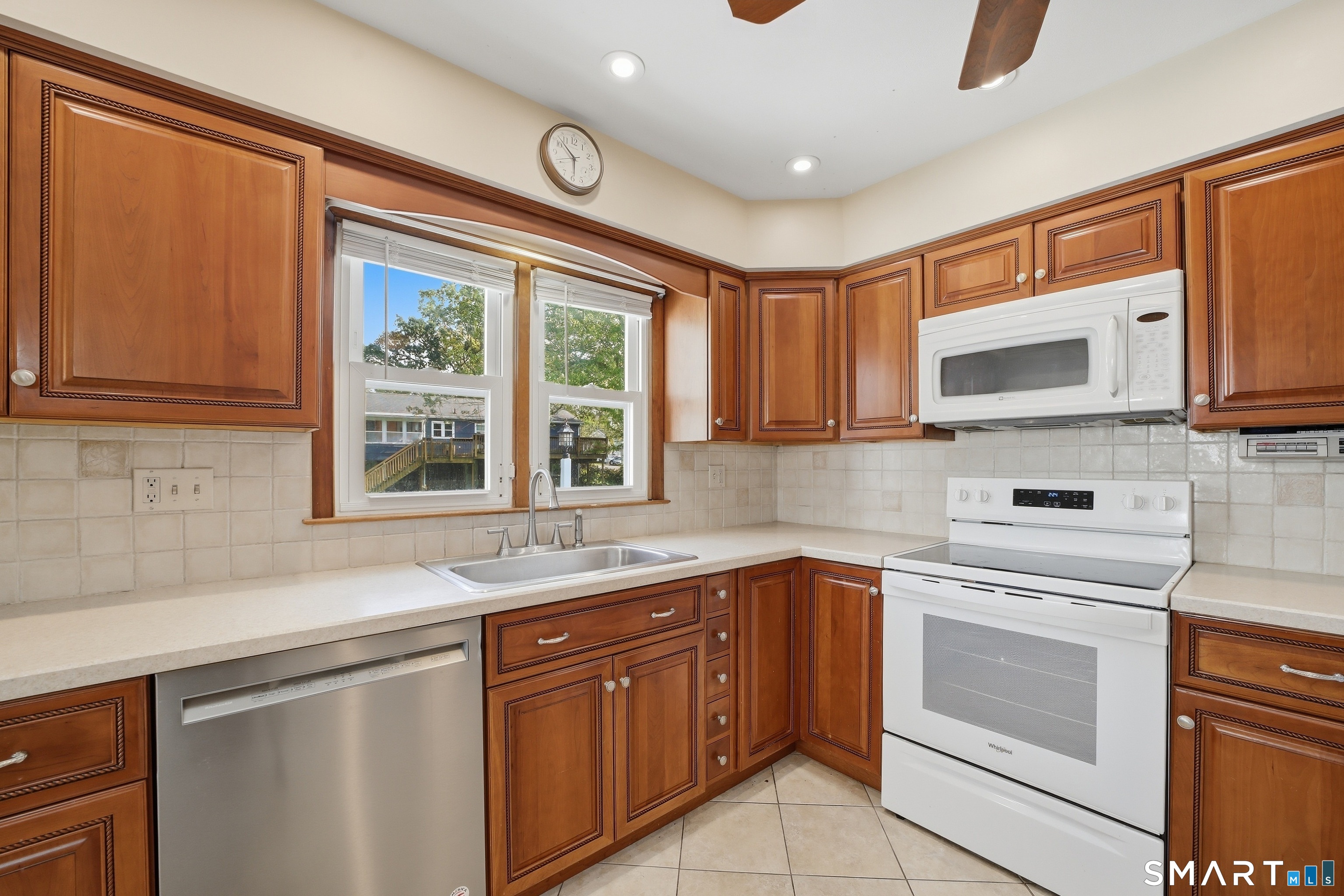 27 Homesteader Lane West Haven CT 06516