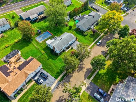 27 Homesteader Lane West Haven CT 06516