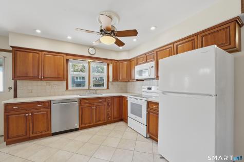 27 Homesteader Lane West Haven CT 06516