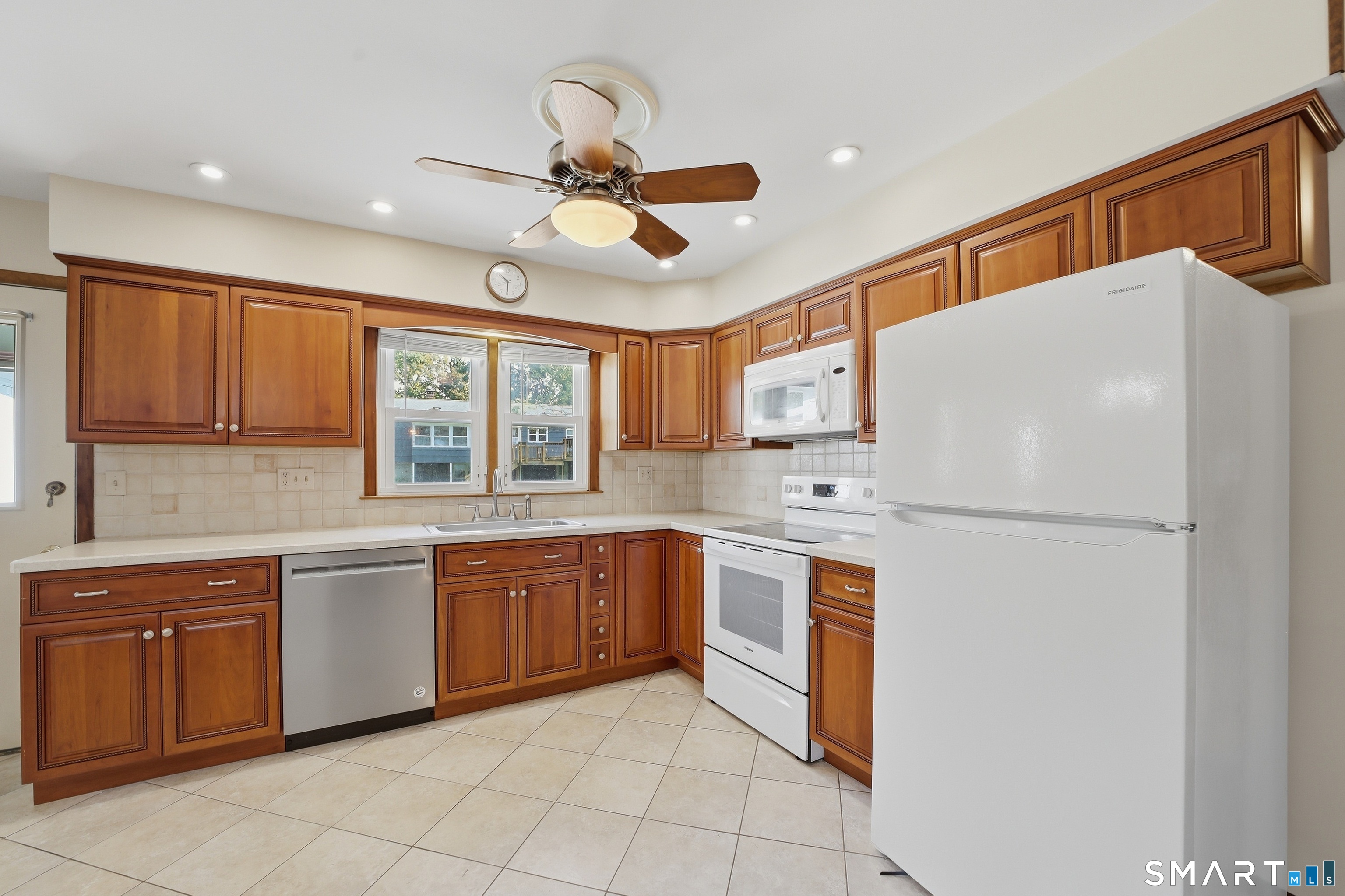 27 Homesteader Lane West Haven CT 06516