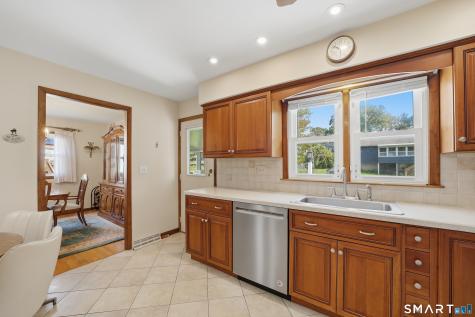27 Homesteader Lane West Haven CT 06516