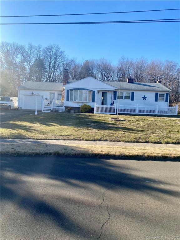 9 Bridgeview Road North Haven CT 06473