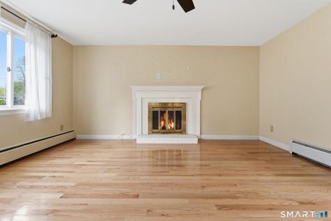 886 Overhill Drive Suffield CT 06078