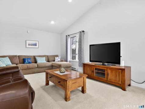18 Noble Avenue Groton CT 06340