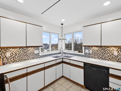 18 Noble Avenue Groton CT 06340