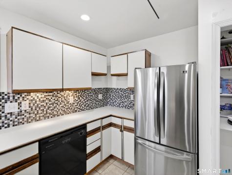 18 Noble Avenue Groton CT 06340