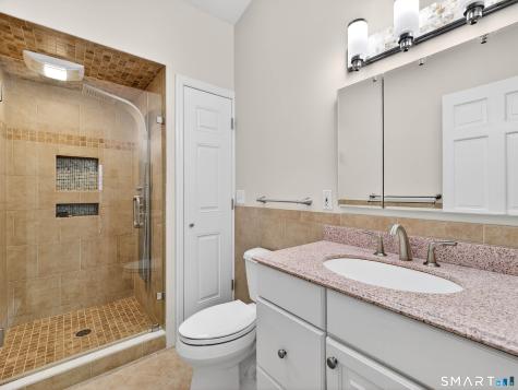 18 Noble Avenue Groton CT 06340