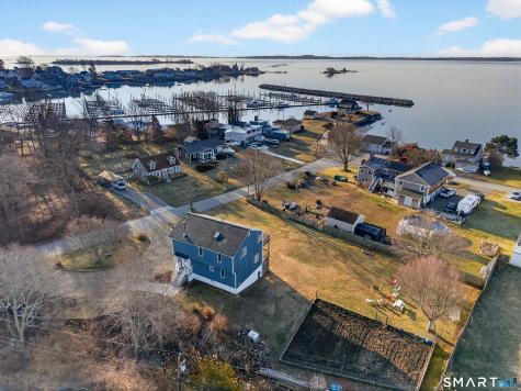 18 Noble Avenue Groton CT 06340