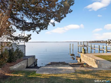 18 Noble Avenue Groton CT 06340