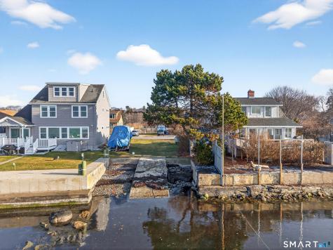 18 Noble Avenue Groton CT 06340