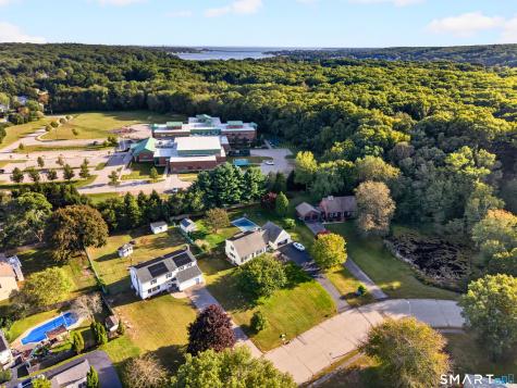 4 Pamela Way Waterford CT 06385