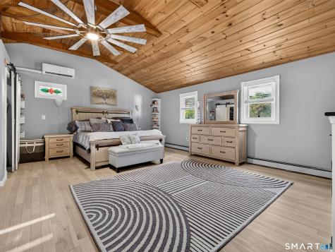 4 Pamela Way Waterford CT 06385