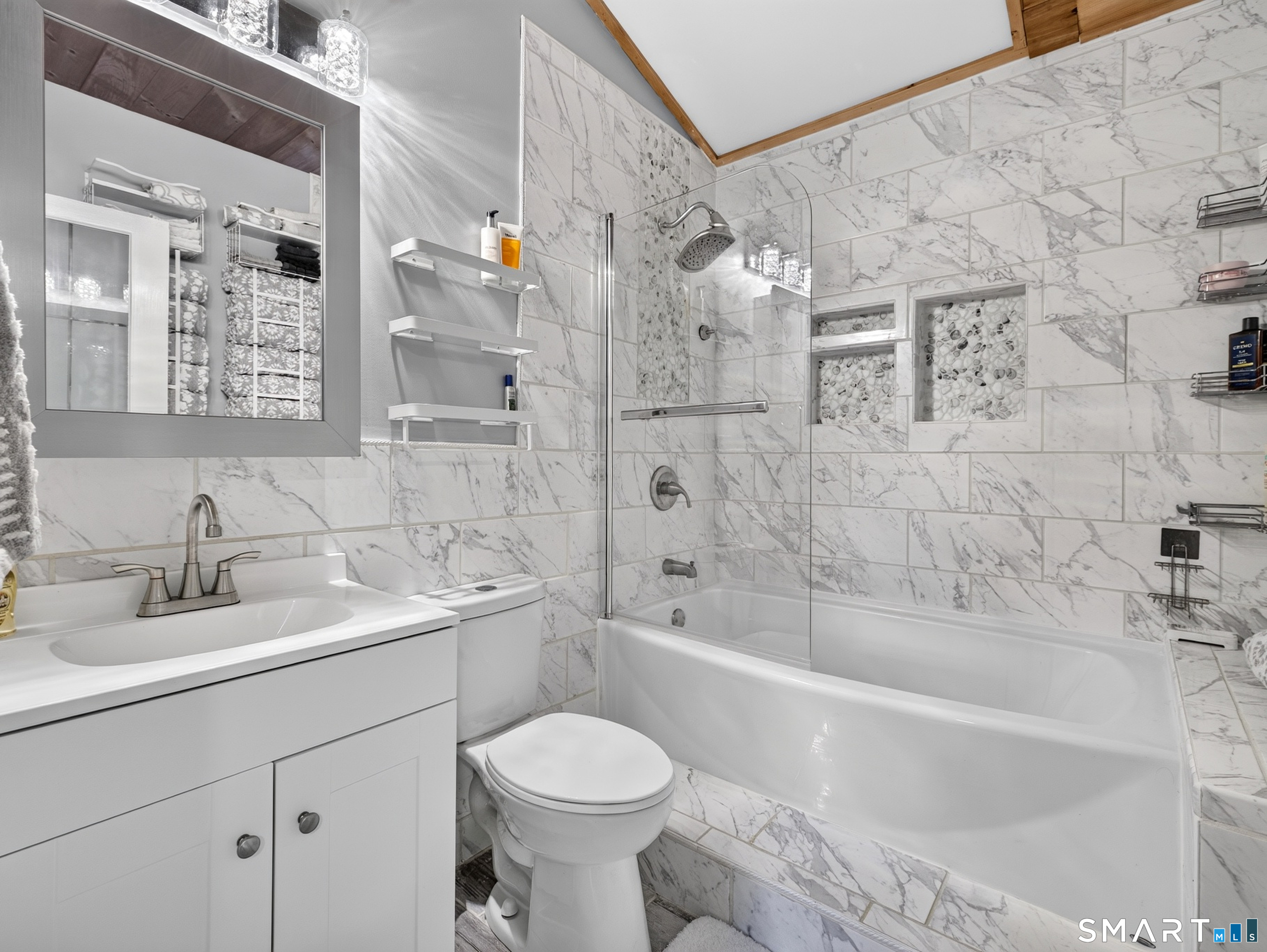 4 Pamela Way Waterford CT 06385