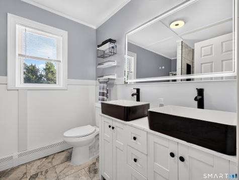 4 Pamela Way Waterford CT 06385