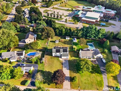 4 Pamela Way Waterford CT 06385