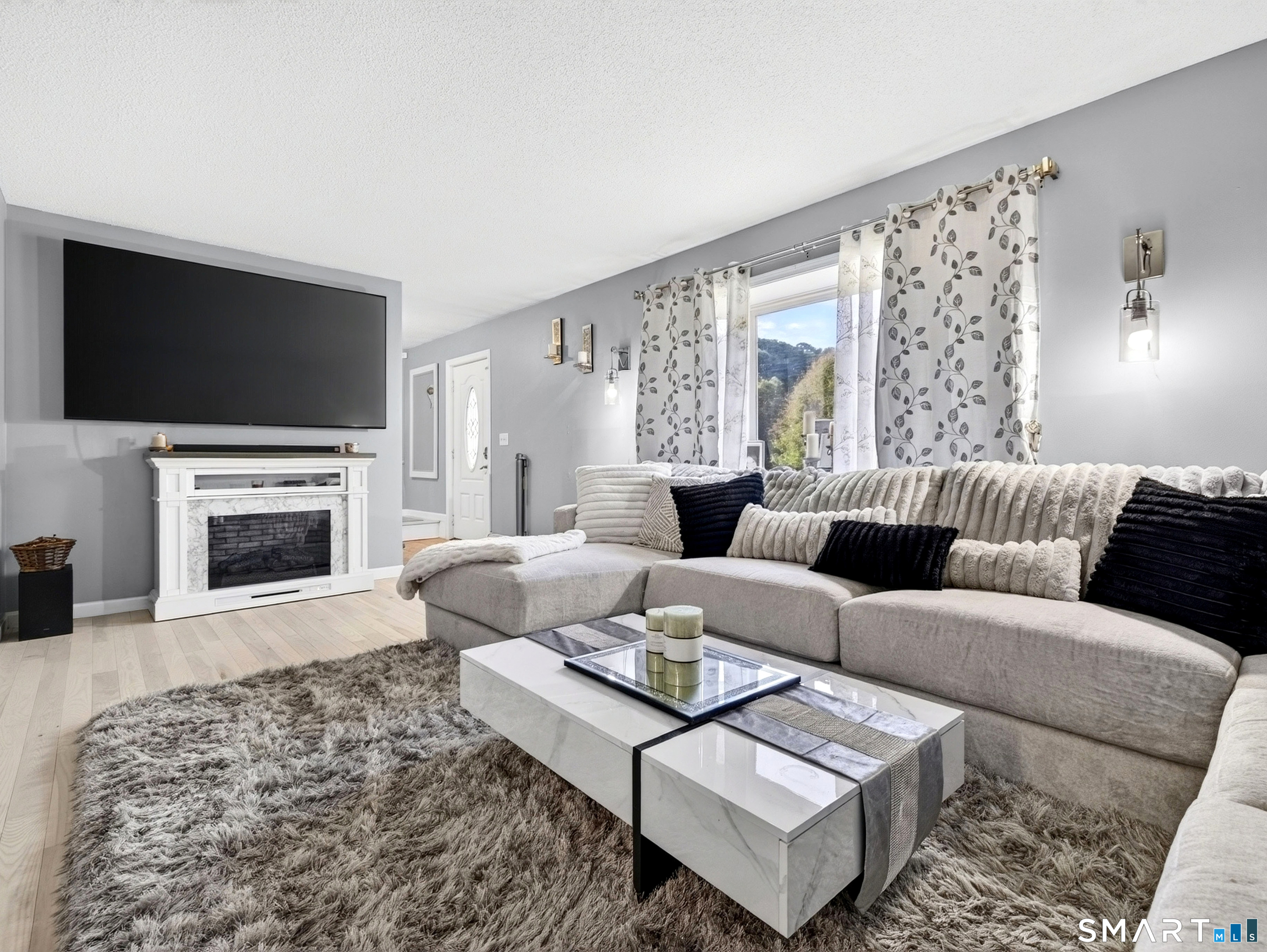 4 Pamela Way Waterford CT 06385