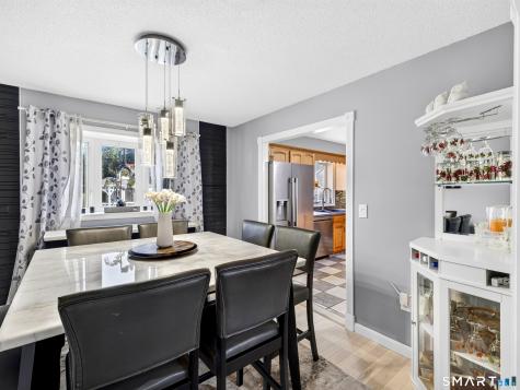 4 Pamela Way Waterford CT 06385