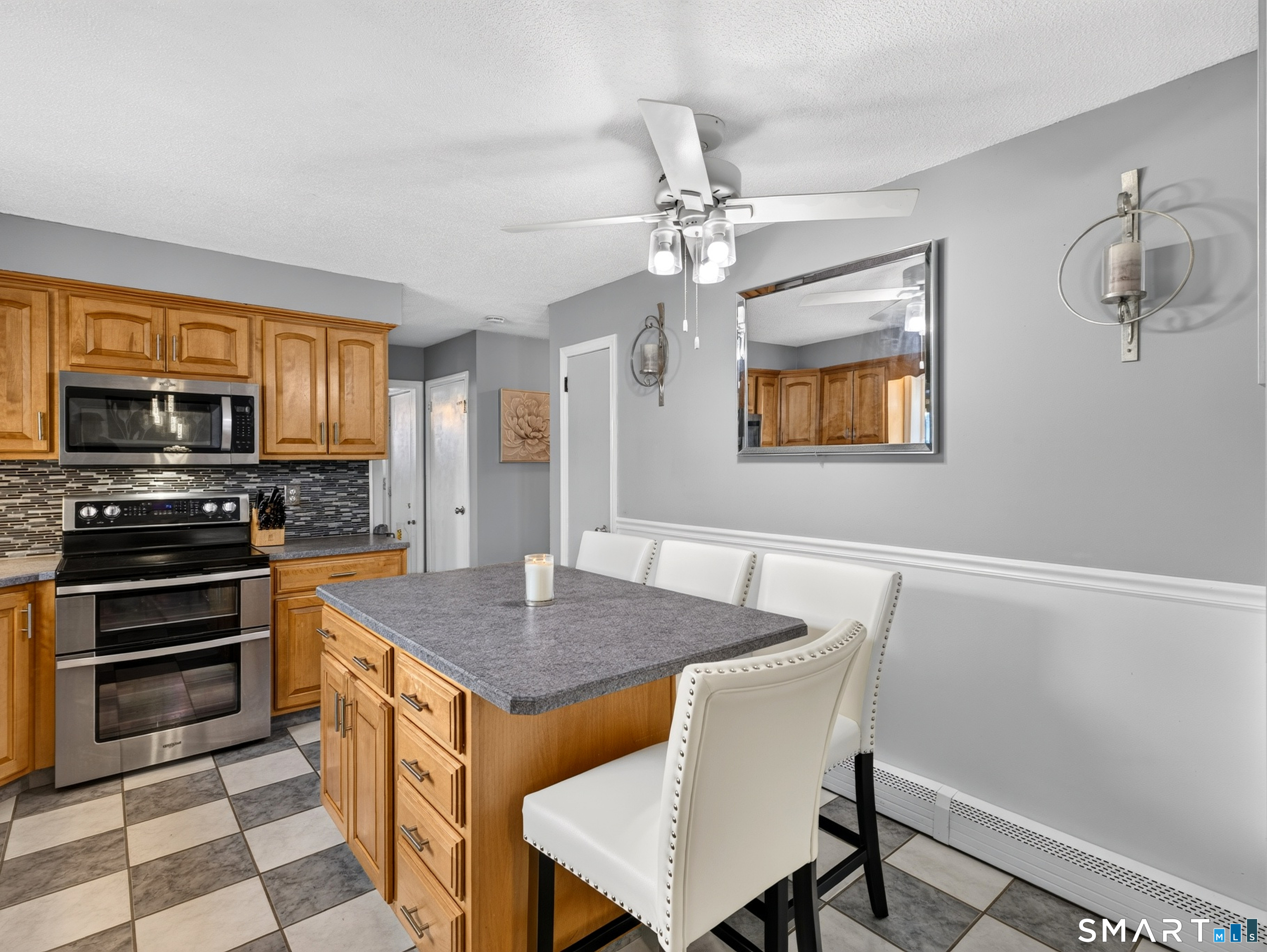 4 Pamela Way Waterford CT 06385