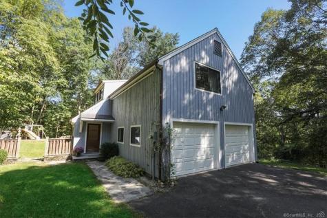 35 Lamppost Drive Redding CT 06896